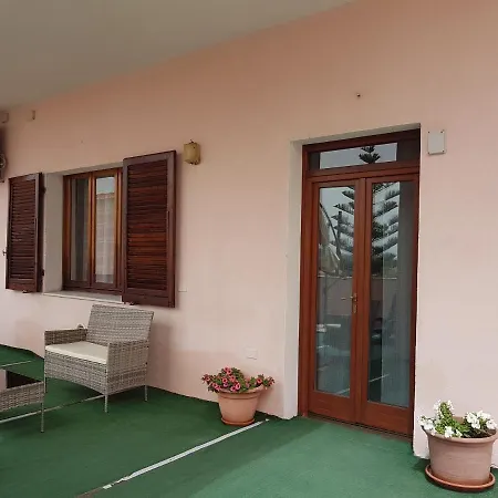 Casa Vacanze La Maddalena Ferienhaus